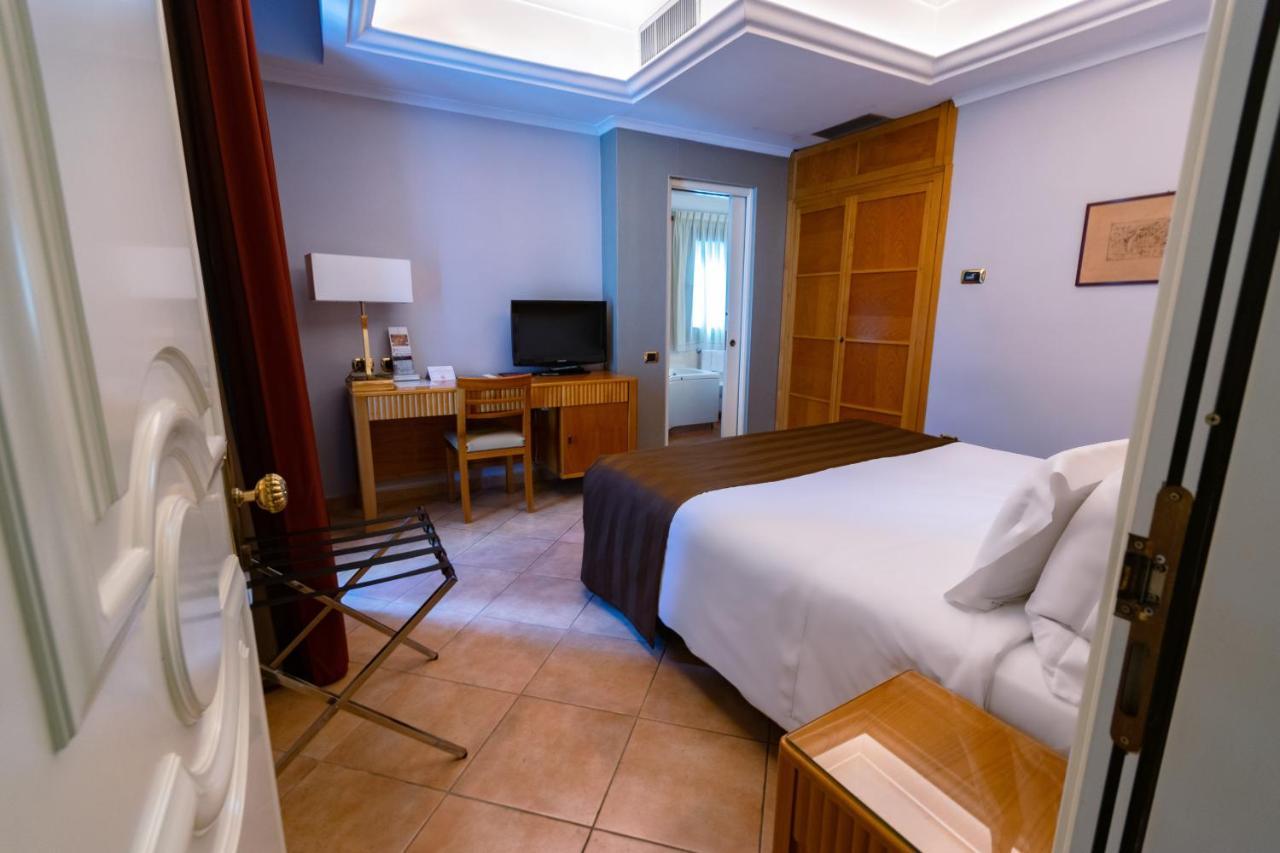 Hotel Forum Πομπηία Εξωτερικό φωτογραφία