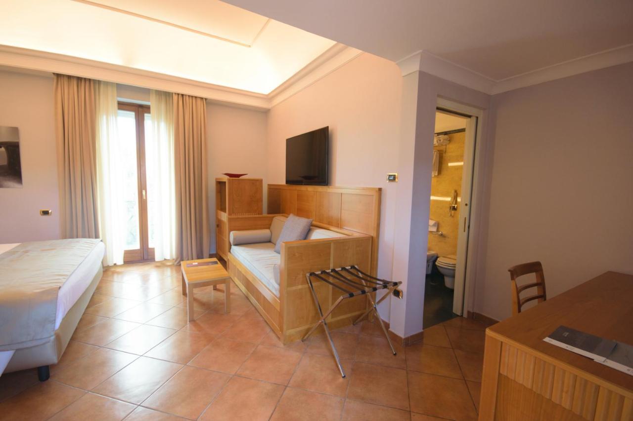 Hotel Forum Πομπηία Εξωτερικό φωτογραφία
